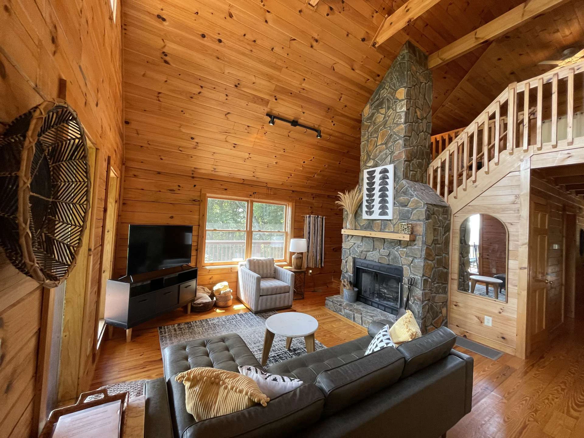 Image number 15 for the current listing